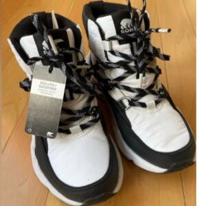 New Size 7 SOREL Kinetic Rnegd Sport Insulated Waterproof Boot White Black
